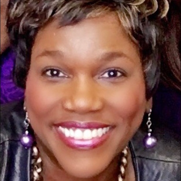 Meet your Posher, Lisha - Picture 1 of 1